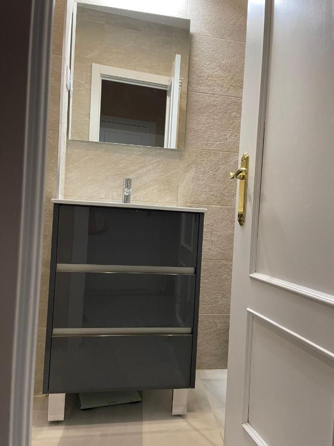 Piso A 60 Metros De La Catedral Apartment Севиля Екстериор снимка